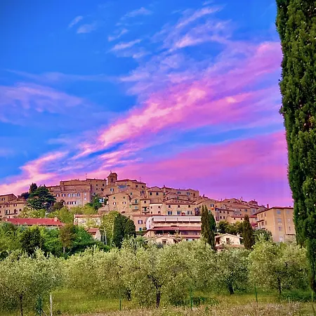 Fattoria Podere I Luoghi Apartment *