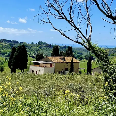 Fattoria Podere I Luoghi * 卡萨莱马里蒂莫